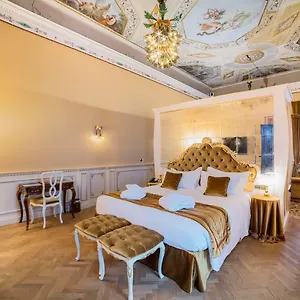 ***** Отель Nani Mocenigo Palace Италия